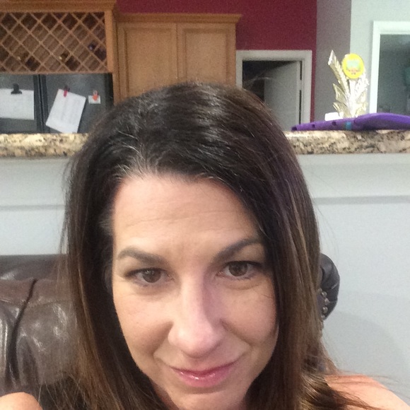 Meet your Posher, Jennifer - Picture 1 of 1